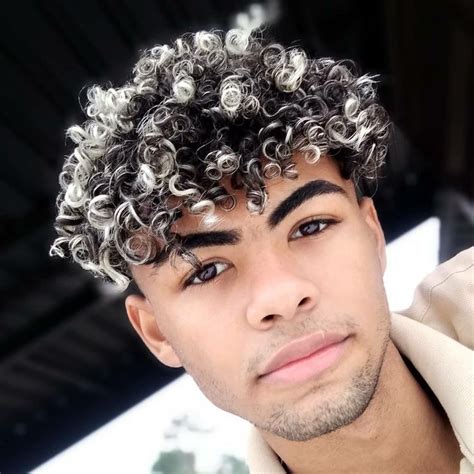mechas cabelo cacheado masculino